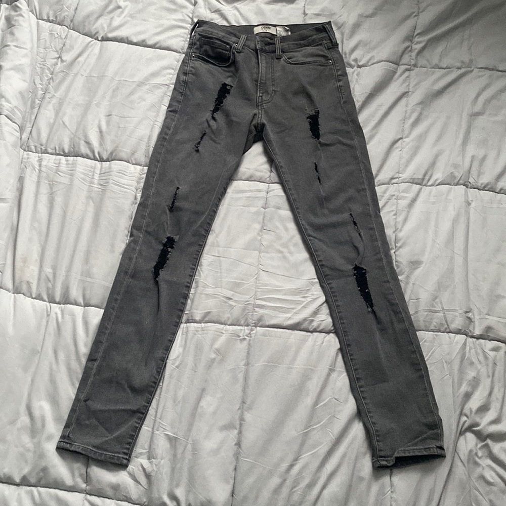 Grey denim skinny jeans good for new styles